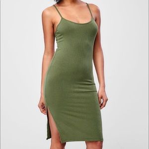 FOREVER 21 DRESS SIZE M GREEN